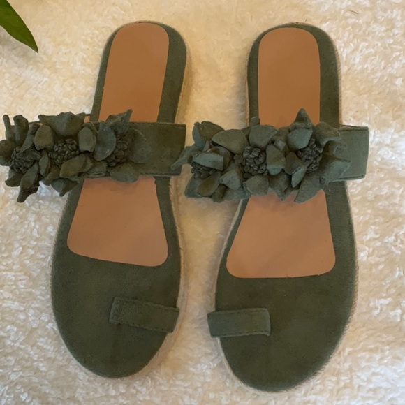 Flower Sandals - 8 - Picture 2 of 9